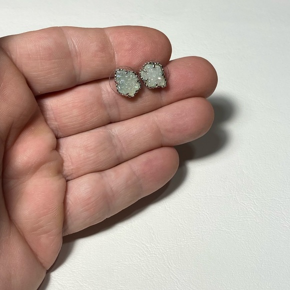 Kendra Scott Tessa Drusy Stud Earrings. - Picture 2 of 2